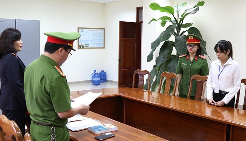 Chiếm đoạt tiền công ty, một kế toán bị khởi tố