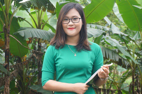 Cô Hà Ánh Phượng nhận bằng khen của Thủ tướng