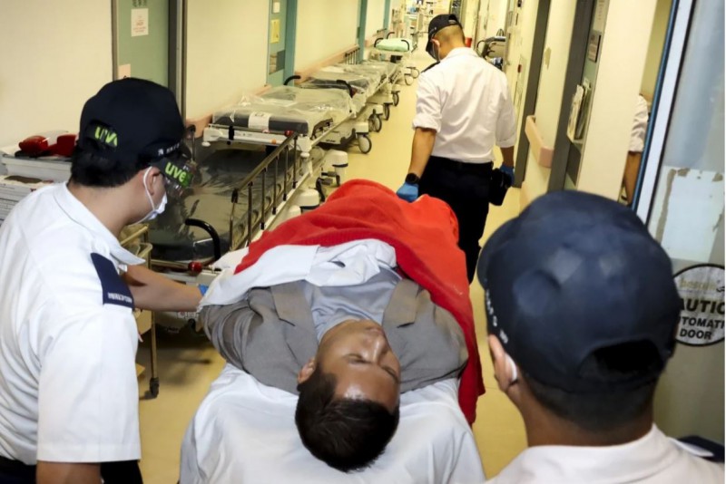 Tỷ phú Trung Quốc bị tấn công bằng dao ở Hong Kong