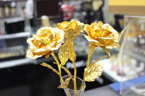 Quà tặng mạ vàng hút khách dịp 20/11