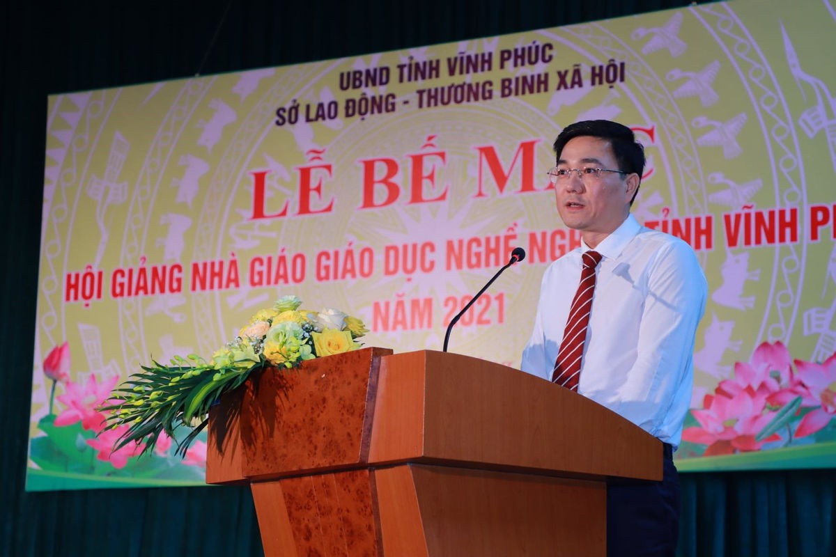 Đấu thầu tại Trường Cao đẳng Kinh tế - Kỹ thuật Vĩnh Phúc: Ai đang “làm xiếc” với tiền ngân sách?