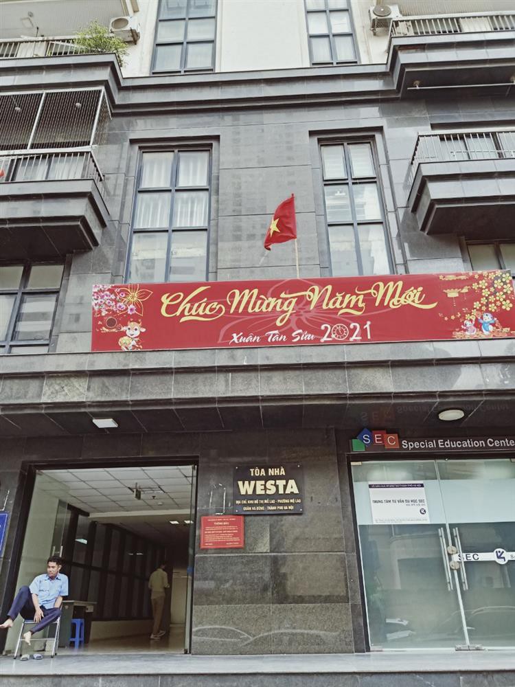 Hà Đông (Hà Nội): Cơ sở bán hàng có dấu hiệu "Trốn thuế", "Nhập lậu", "Hàng không rõ nguồn gốc" tại phường Mộ Lao