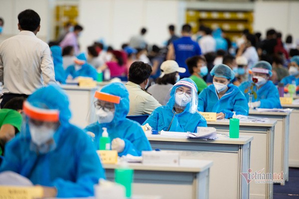 TP.HCM lên phương án "sống chung với lũ" khi phát hiện 667 ca nghi mắc Covid-19 trong 24h