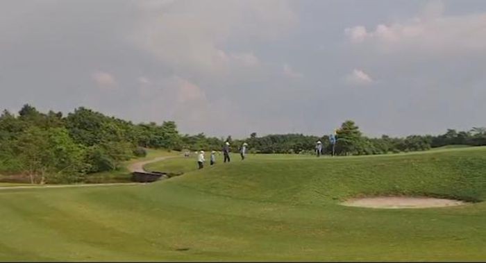 Hà Nội: Bất chấp lệnh cấm, sân golf Sky Lake vẫn ngang nhiên hoạt động giữa mùa dịch