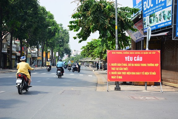TP.HCM: Siết chặt ra đường ban ngày để giãn cách thật nghiêm