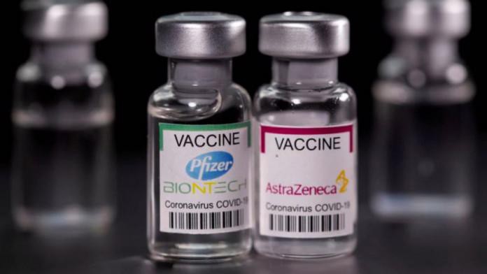 Nghiên cứu mới: Hiệu quả bảo vệ của vaccine Pfizer giảm nhanh hơn vaccine AstraZeneca trước biến thể Delta
