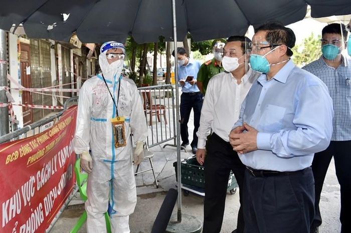 Hà Nội, TP.HCM xem xét cho người ở khu vực đông dân cư đăng ký về quê