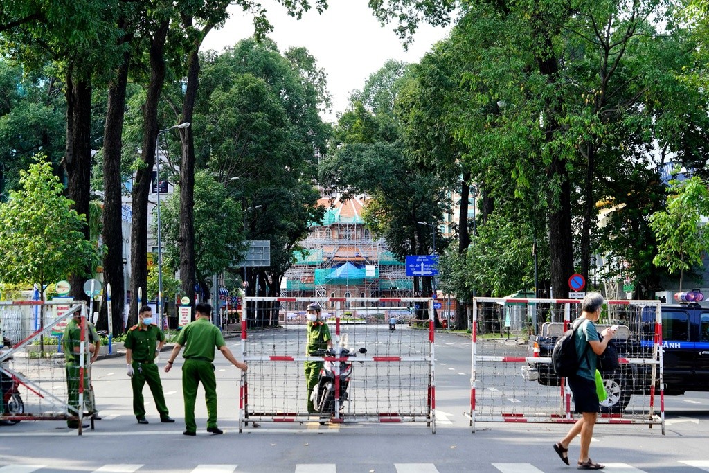 TP Hồ Chí Minh vẫn cơ bản thực hiện chỉ thị 16, chưa áp dụng 'thẻ xanh' sau 15/9