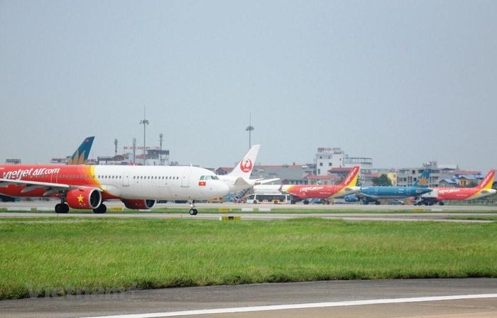 Áp giá sàn vé máy bay: Dấu chấm hết cho vé rẻ 0 đồng!