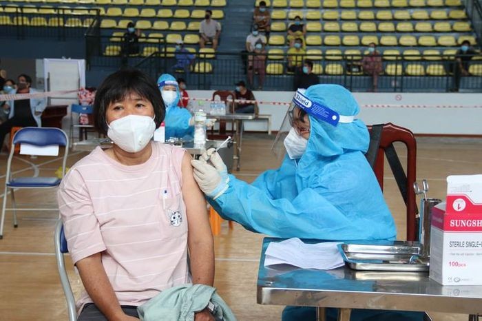 Sở Y tế TP.HCM đề xuất cấp thẻ xanh cho người tiêm ít nhất 1 mũi vaccine