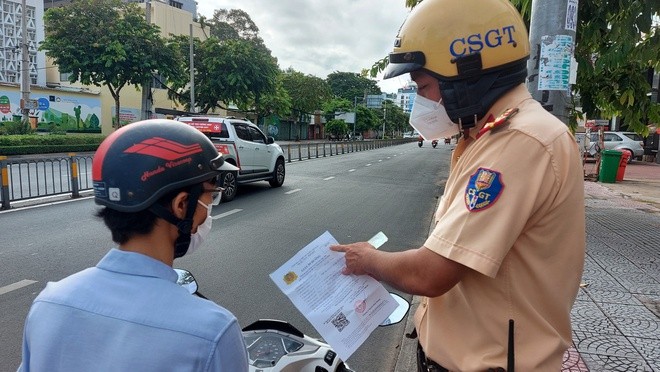 Công an TP.HCM lý giải nguyên nhân F0 có giấy đi đường