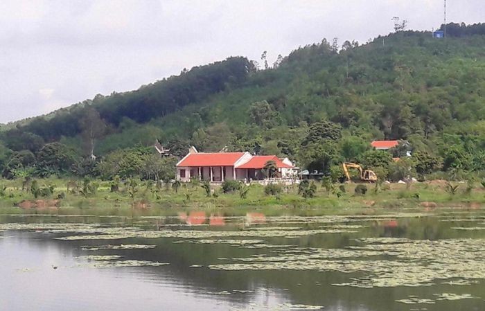Xây dựng trái phép tràn lan trên đất nông nghiệp ở Thanh Hóa