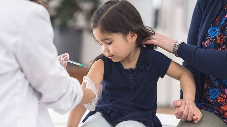 Hà Nội xúc tiến tìm nguồn vaccine cho trẻ em