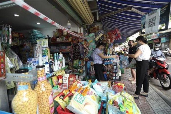 Thành phố Hồ Chí Minh mở cửa trở lại hoạt động bán lẻ tại 'vùng xanh'