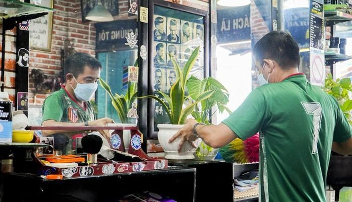 TP.HCM: Điều kiện để mở cửa, đi lại theo Chỉ thị 18