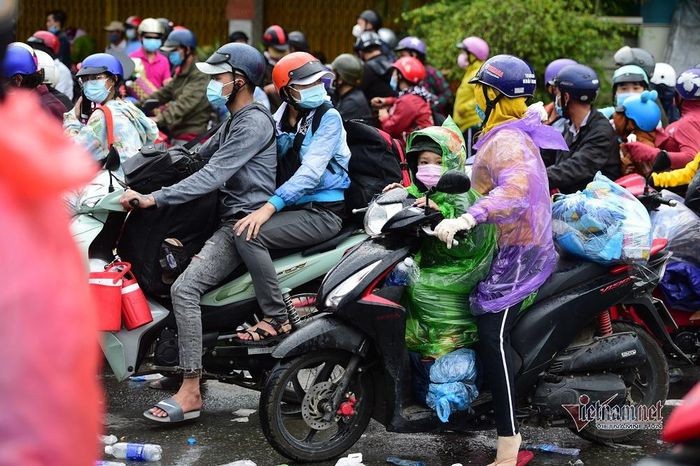Lớn hụt kiểu lớn, nhỏ thiếu kiểu nhỏ: Bài toán đau đầu ở Sài Gòn