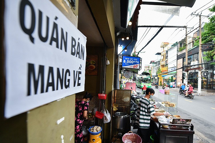 TP.HCM chưa cho phép kinh doanh ăn uống phục vụ tại chỗ