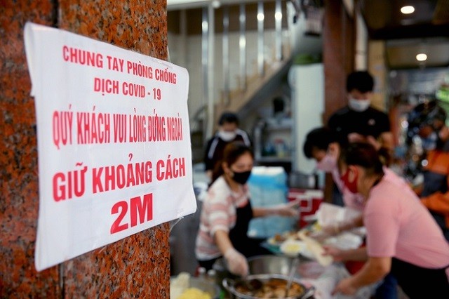 TP.HCM mở dần dịch vụ ăn uống tại chỗ từ tuần sau