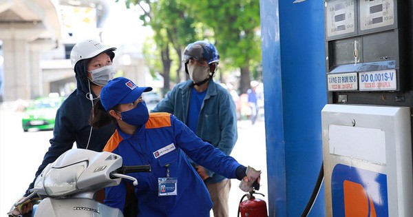 Giá xăng dầu tăng mạnh hơn 1.400 đồng/lít từ chiều nay