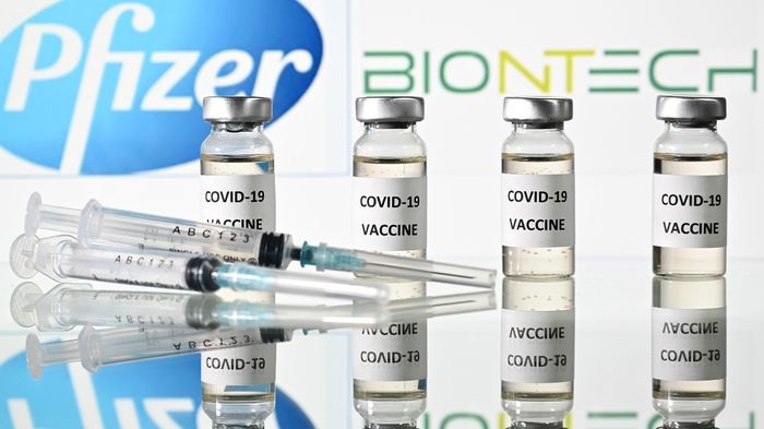 Chiều 9/11: Gần 3 triệu liều vaccine phòng COVID-19 Pfizer, Moderna về Việt Nam; nhiều tỉnh tiếp tục tăng F0 trong cộng đồng