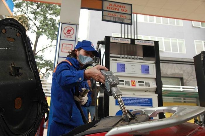 Giá xăng hôm nay 10/11 bao nhiêu tiền 1 lít?