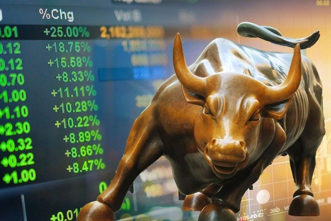 Đảo chiều bất ngờ, VN-Index lập đỉnh mới 1.473 điểm