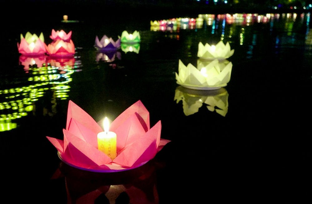 Tưởng niệm đồng bào mất vì COVID: Nhà thờ, chùa cùng đổ chuông vào chiều 19-11