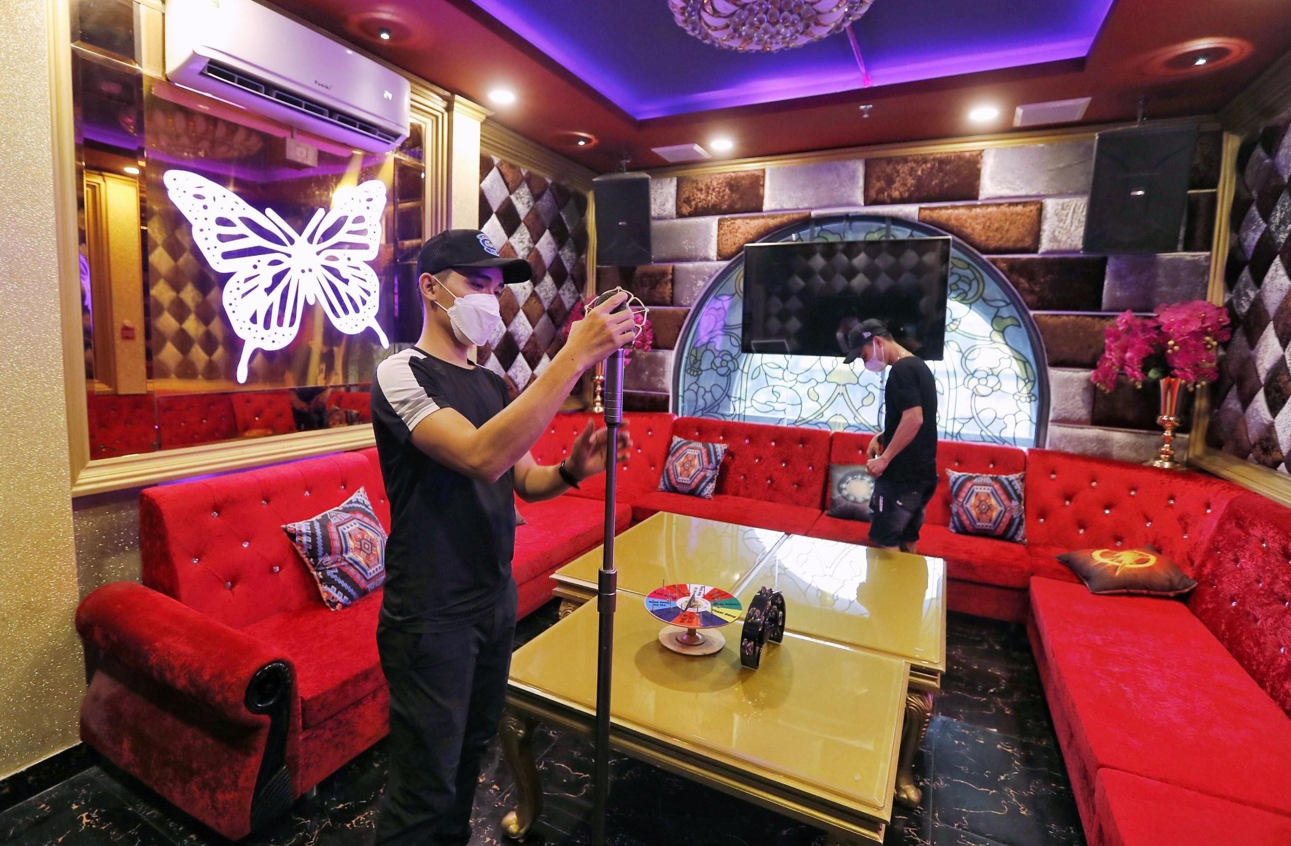 TP.HCM dừng hoạt động karaoke, vũ trường, massage sau 1 ngày cho phép hoạt động