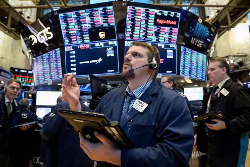 Chứng khoán Mỹ tụt điểm sau khi ông Powell được chọn làm Chủ tịch Fed thêm một nhiệm kỳ