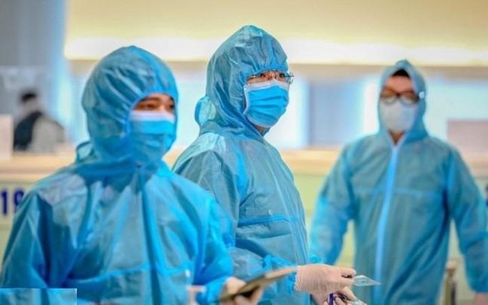 Sáng 2/12: Hơn 992.000 ca COVID-19 đã khỏi; Khẩn tìm F0 vượt rào trốn khỏi bệnh viện dã chiến trong đêm