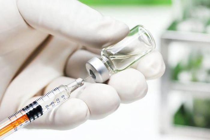 Nguy cơ tử vong do COVID-19 tăng 14 lần nếu không tiêm vaccine