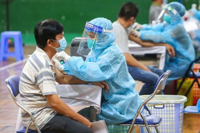 TP HCM chính thức tiêm vắc-xin mũi 3 cho người dân từ ngày 10-12