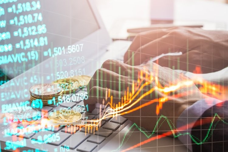 Cổ phiếu bất động sản bứt phá, VN-Index tăng gần 13 điểm