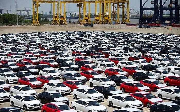 Ô tô nhập khẩu về Việt Nam trong tháng 11 đạt hơn 15.000 chiếc