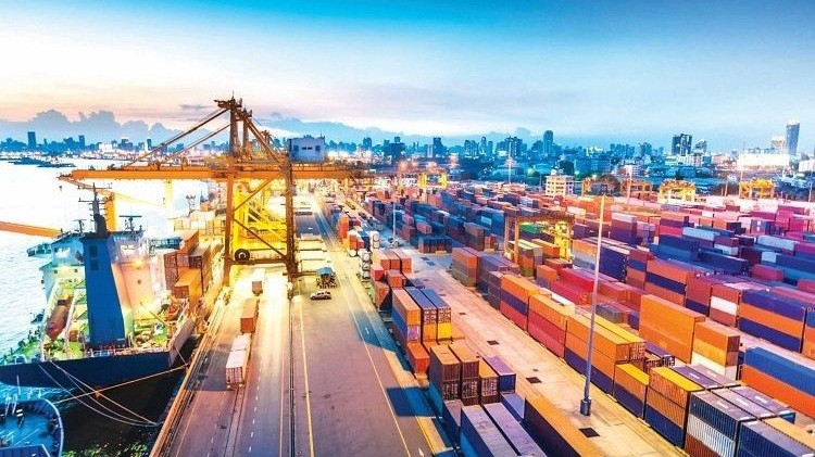 GDP quý 4/2021 đảo chiều, dự báo tăng trưởng cả năm được kéo lên 3%