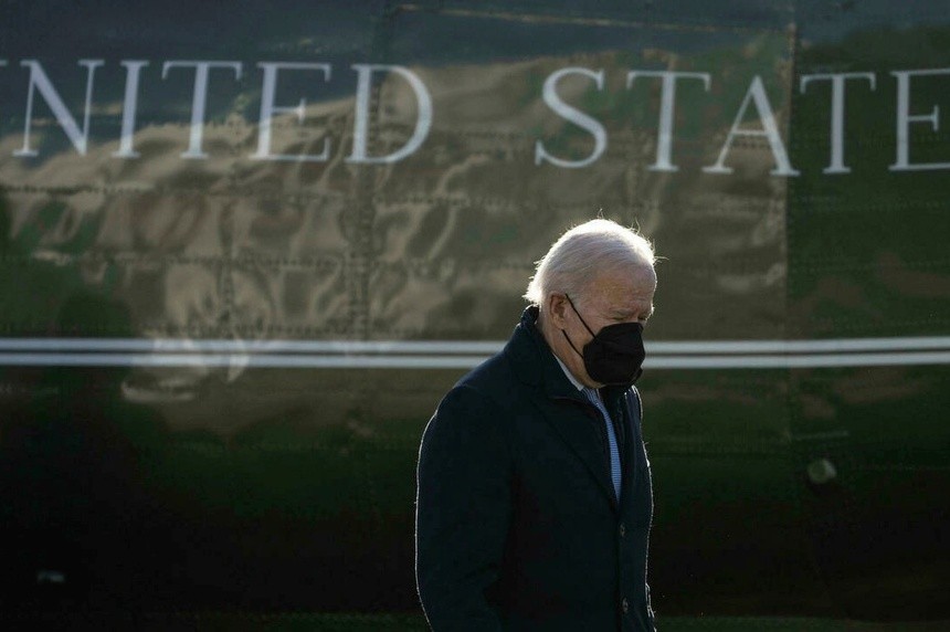 'Ác mộng' chồng chất với Tổng thống Biden