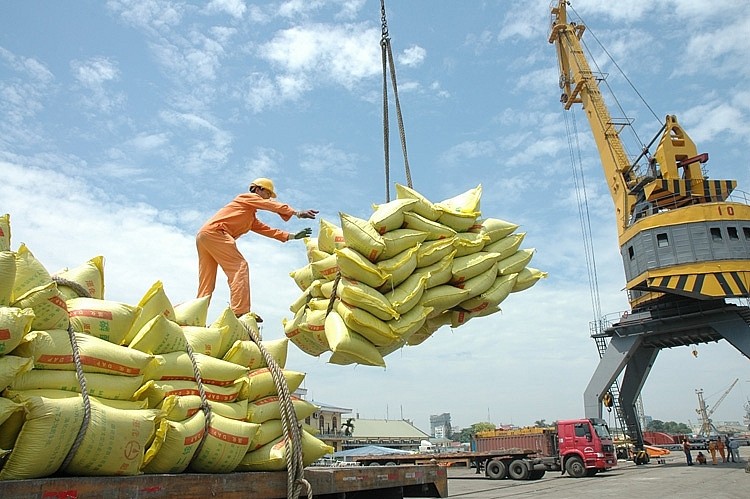 Kinh tế năm 2021: Sóng cả không ngã tay chèo
