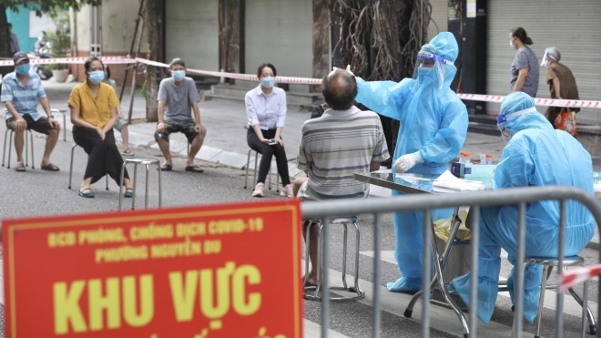 Ngày 26/12: Có 15.218 ca COVID-19, Hà Nội 8 ngày liên tục có số mắc mới nhiều nhất cả nước với 1.910 ca