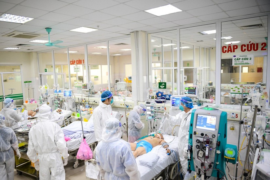Số lượng F0 diễn biến nặng, nguy kịch tại Hà Nội tăng