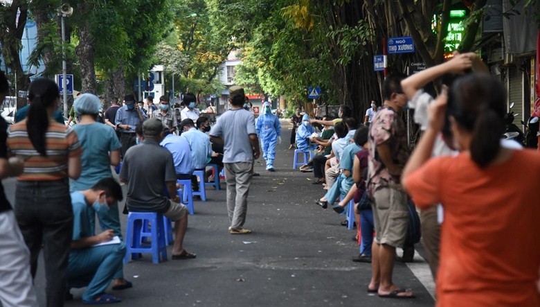 Ngày 14/1: Có 16.040 ca mắc COVID-19, Hà Nội lần đầu vượt mốc 3.000 ca