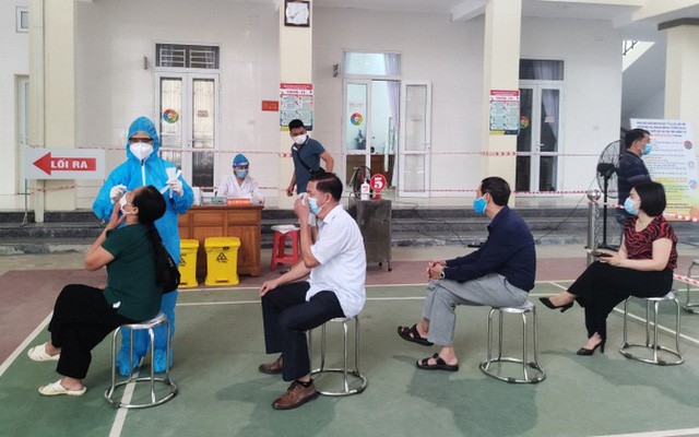 Những tỉnh, thành yêu cầu test Covid-19 khi về quê ăn Tết