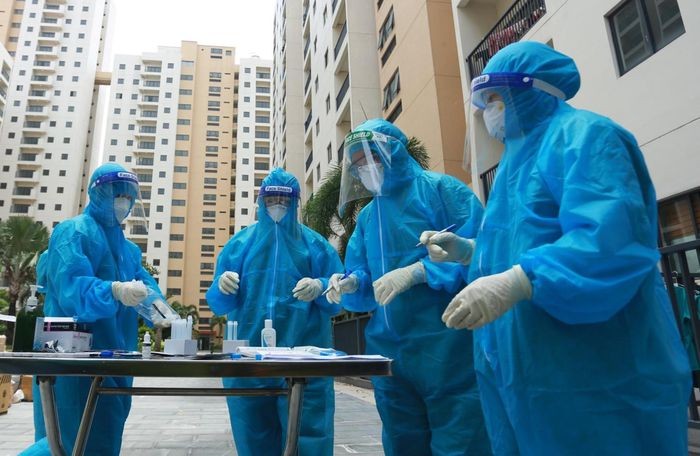 TPHCM ứng phó với biến chủng Omicron: Sớm bao phủ vắc xin mũi 3 cho cộng đồng
