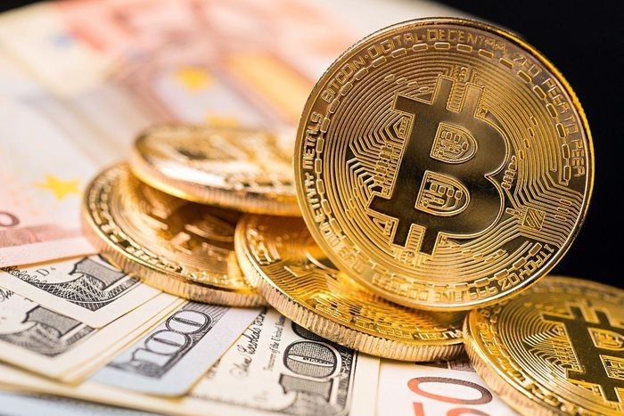 Lạm phát Mỹ tăng nóng, Bitcoin quay đầu giảm, vàng hưởng lợi