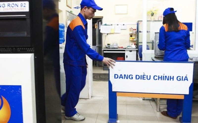 Giá xăng tăng lên mức cao nhất 8 năm