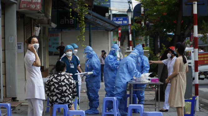 Ngày 14/2, thêm 29.413 ca COVID-19 mới, 20.924 ca trong cộng đồng