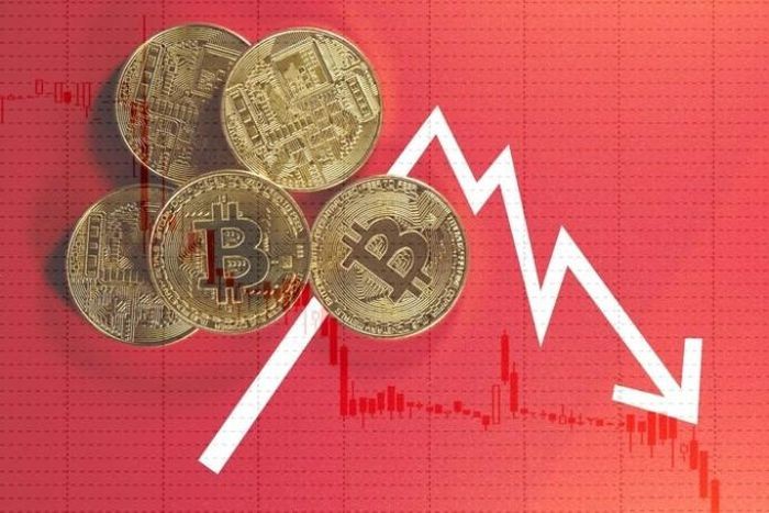 Bitcoin bất ngờ sụt giá 7%, thị trường tiền điện tử lao dốc