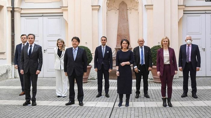 G7 ra tuyên bố chung về vấn đề Nga-Ukraine, EU 'tiếp tế' trang thiết bị y tế khẩn cấp cho Kiev
