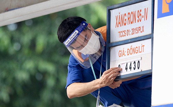 Giá xăng tiếp tục tăng mạnh vào ngày mai dù đã lập đỉnh sau 8 năm?