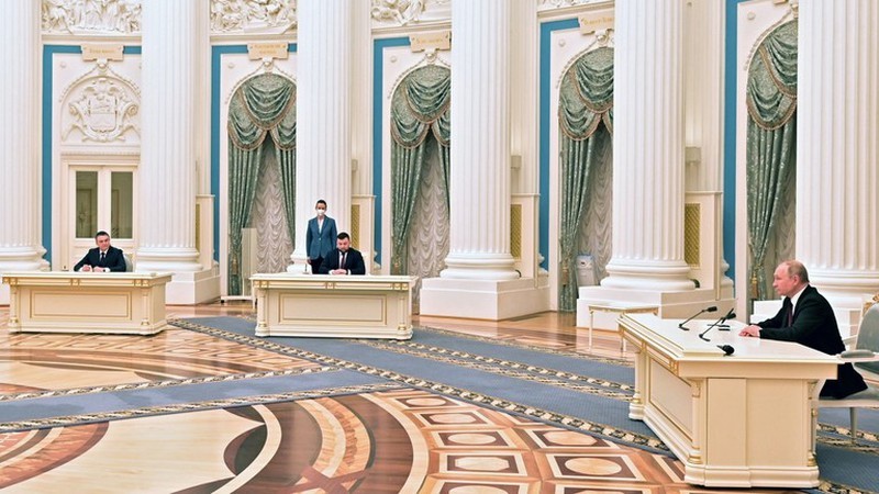 Ông Putin công nhận độc lập ở vùng ly khai Ukraine