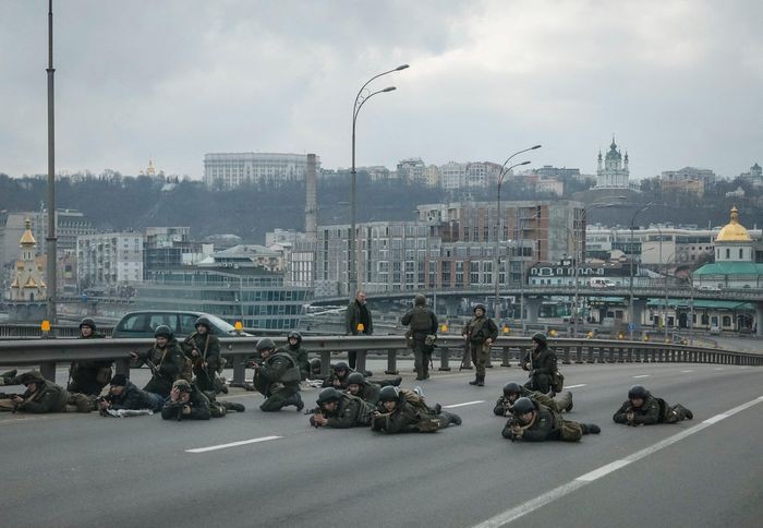 Quân đội Nga tiến vào thủ đô Kiev, Bộ Quốc phòng Ukraine kêu gọi dân chuẩn bị bom xăng